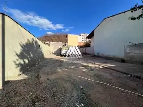 Vendo lote com 300 m2 no Residencial Morro do Sol