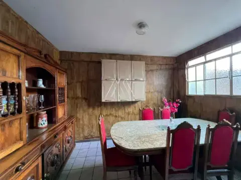 Vendo casa ampla no Centro
