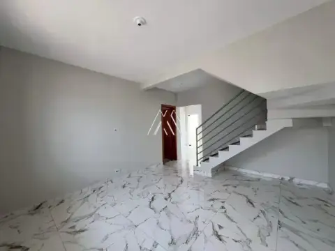 Vendo casa com 03 quartos e 01 suíte no Aeroporto