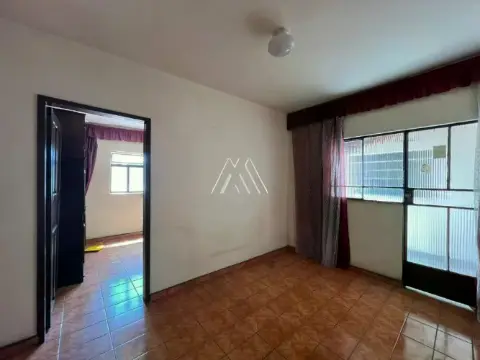 Vendo casa com 02 quartos no Santanense