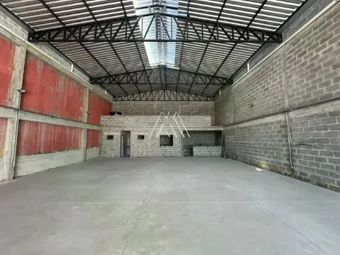 Galpão 300 m2 para alugar na Alaita em Itaúna
