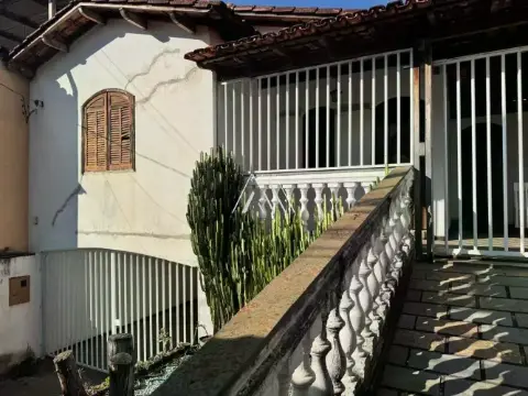 Casa 4 quartos à venda no Lourdes em Itaúna