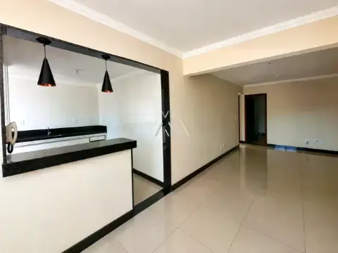 Apartamento 3 quartos para alugar no Centro em Itaúna