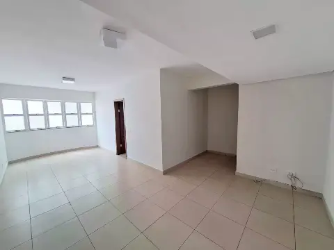 Apartamento com Ótima Localização Central — 3 quartos para alugar