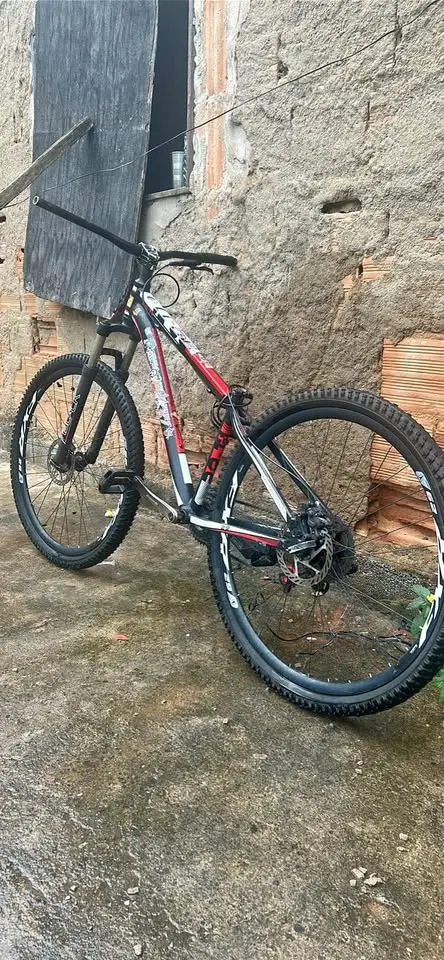 Bicicleta nova à venda — troco por montadinha
