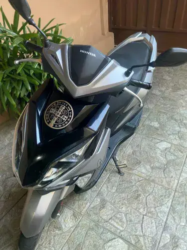 Vendo Honda elite muito nova moto zera pouco rodada único dono tirado zero aqui em itauna