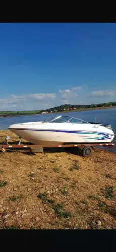 Lancha Ventura 19.5 pés muito nova