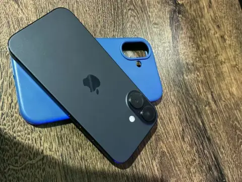 iPhone 16