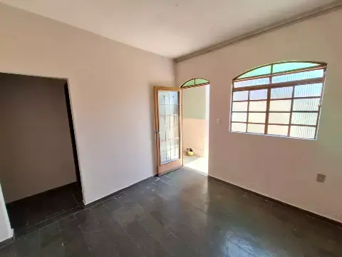 Barracão para aluguel com 2 quartos no Lourdes