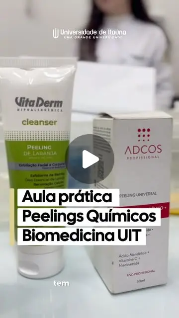 Aula prática de peelings químicos no curso de Biomedicina