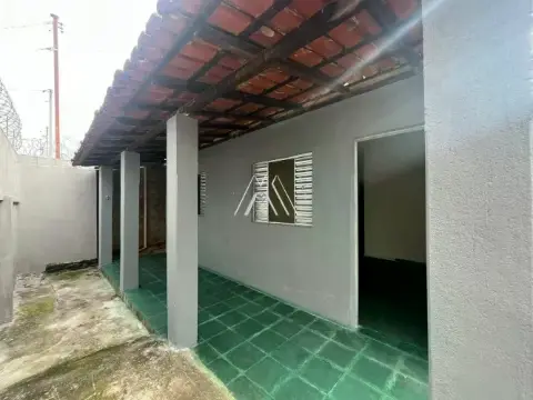 Casa a venda com ótima área externa — São Geraldo