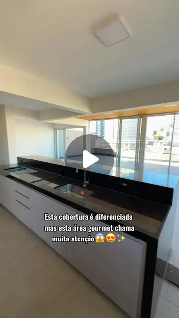Cobertura 260 m2 com 3 quartos e 2 vagas no Centro