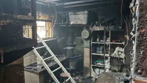 Vítima com queimaduras, cozinha destruída: bombeiros relatam combate à incêndio em pastelaria em Itaúna