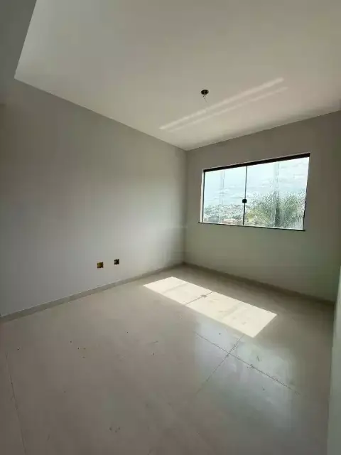 Área Privativa Residencial à Venda no Morro do Sol — 3 quartos