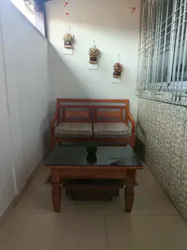 Conjunto banco e mesa rústico