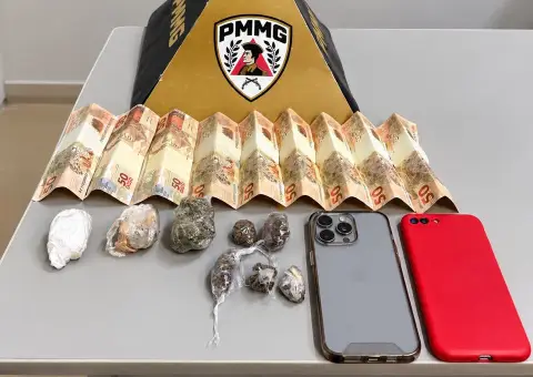 Jovem é preso e menor é aprendido por tráfico de drogas