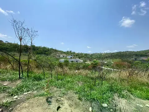 Lote 300 m2 à venda no João Paulo II