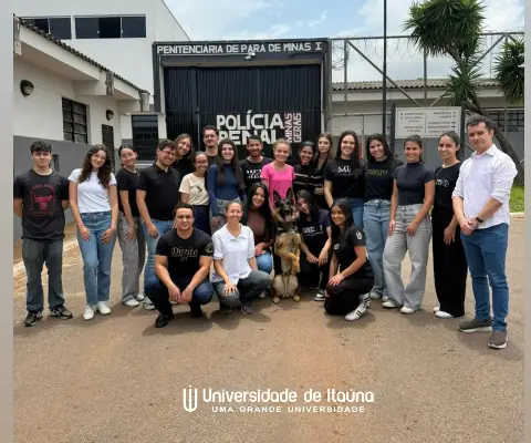 Visita à Penitenciária integra teoria e prática no Direito