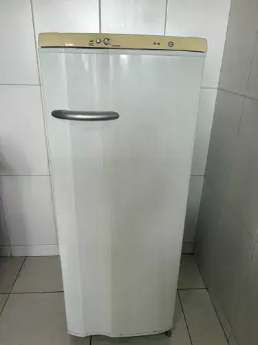 Geladeira Electrolux de uma porta