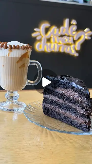 Cappuccino e Bolo Matilda no Kota 807