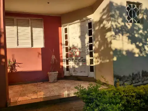 Casa à venda, 5 quartos, 1 suíte, 7 vagas, Aeroporto