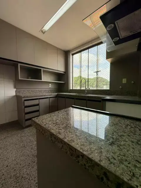 Apartamento à venda, 3 quartos, 1 suíte, 2 vagas, Centro