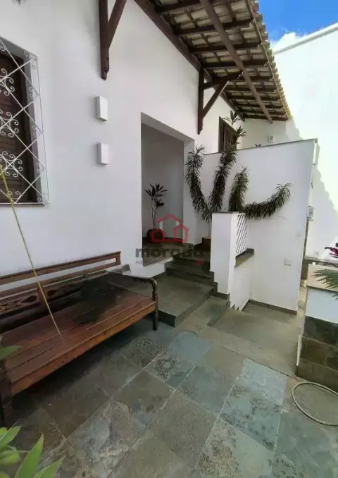 Casa de Alto Padrão no Centro de Itaúna - MG.
