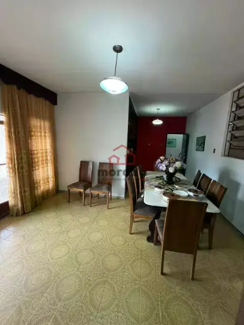 Casa à venda, 8 quartos, 2 suítes, 4 vagas, GRACAS