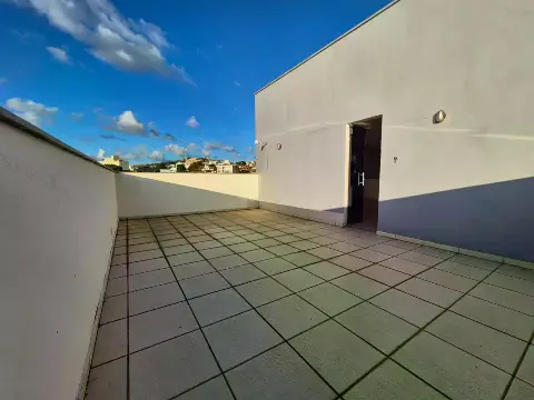 Cobertura a venda no Cerqueira Lima com excelente localização