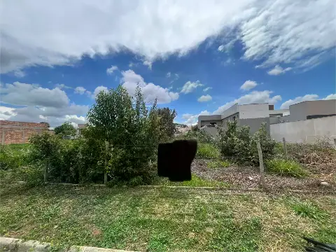 Lote de 300 m² Residencial/Comercial em Aurora Village
