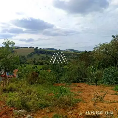 Vendo chácara com 2 mil metros em área rural de Itaúna!